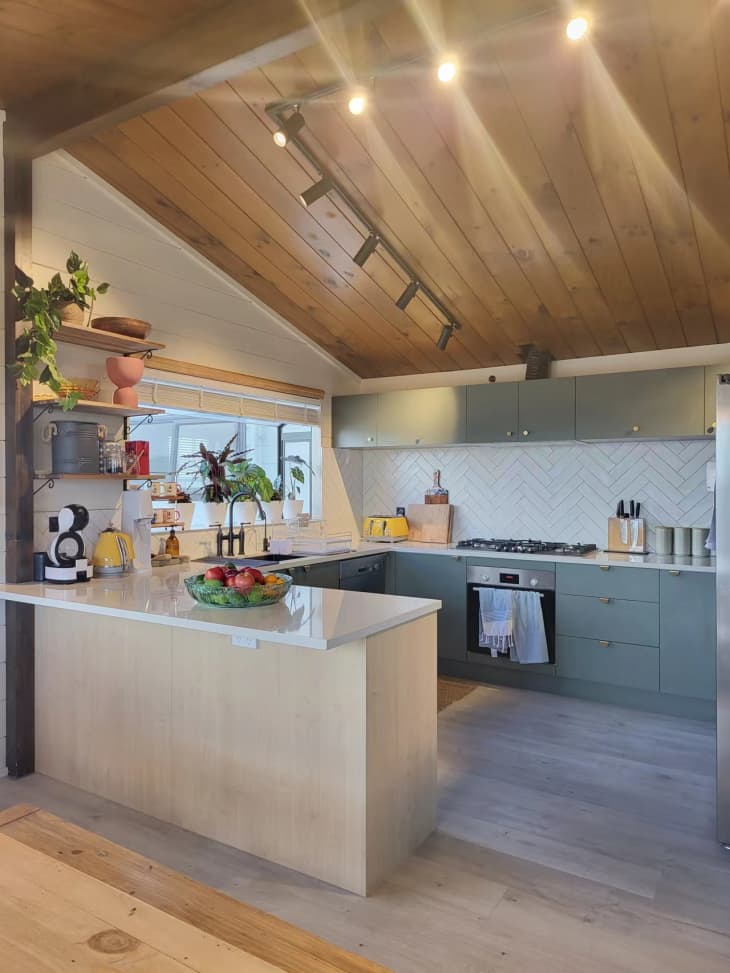 1980s New Zealand House Turned Chic Rustic Cottage Apartment Therapy